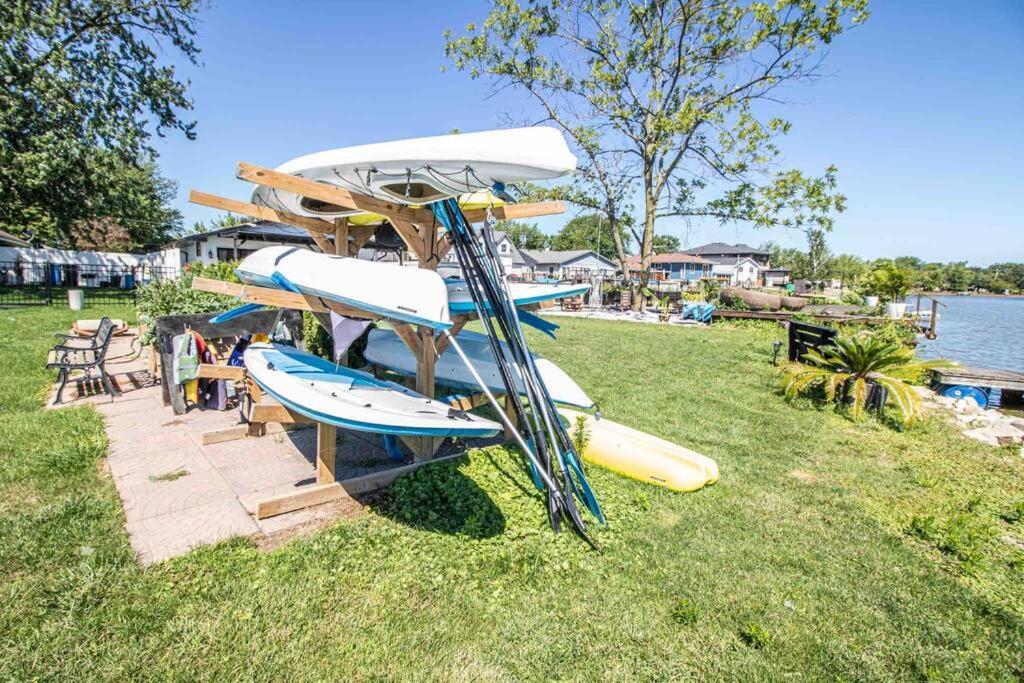 2 Bedroom Getaway On The River/Close To Marina Belle River Екстериор снимка